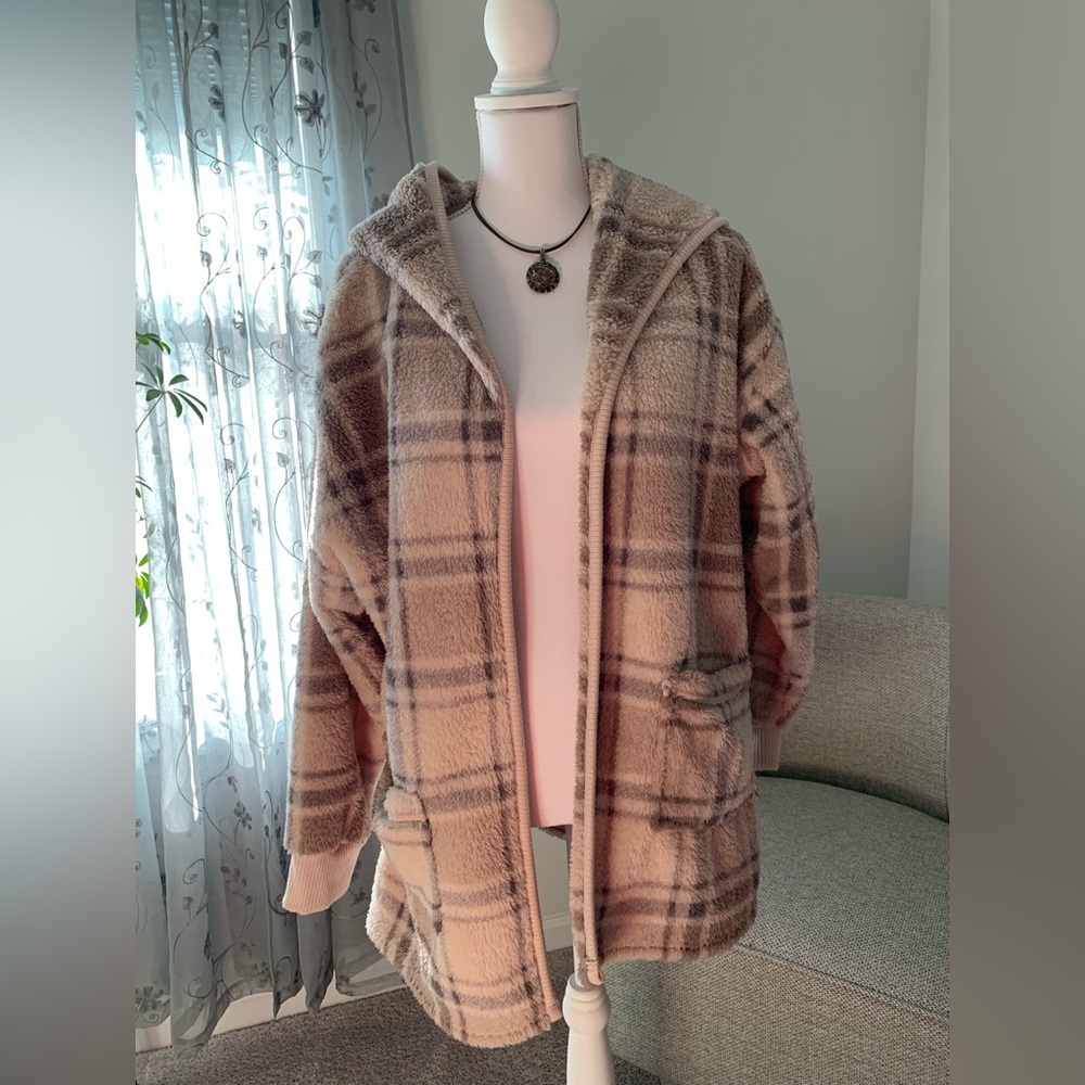 Koolaburra by UGG Plaid Hooded Jacket in Cream and Brown